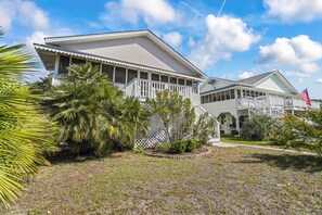 Exterior - Steps to the Sand: Sun-Soaked Stay on South Ocean (North Myrtle Beach)