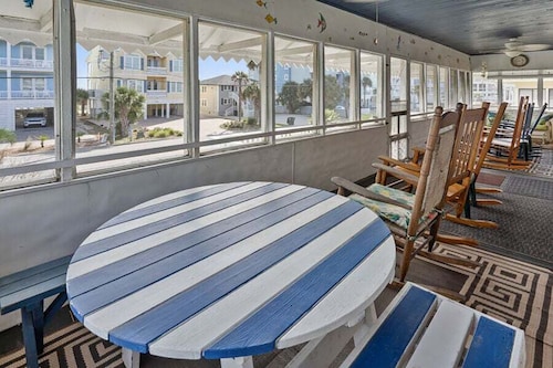 Steps to the Sand: Sun-Soaked Stay on South Ocean