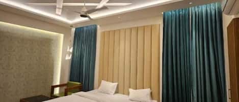 WiFi, bed sheets