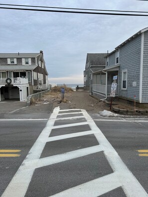 Exterior - Brand New! Enjoyable 5-bedroom house with AC in Wells Beach (Wells)
