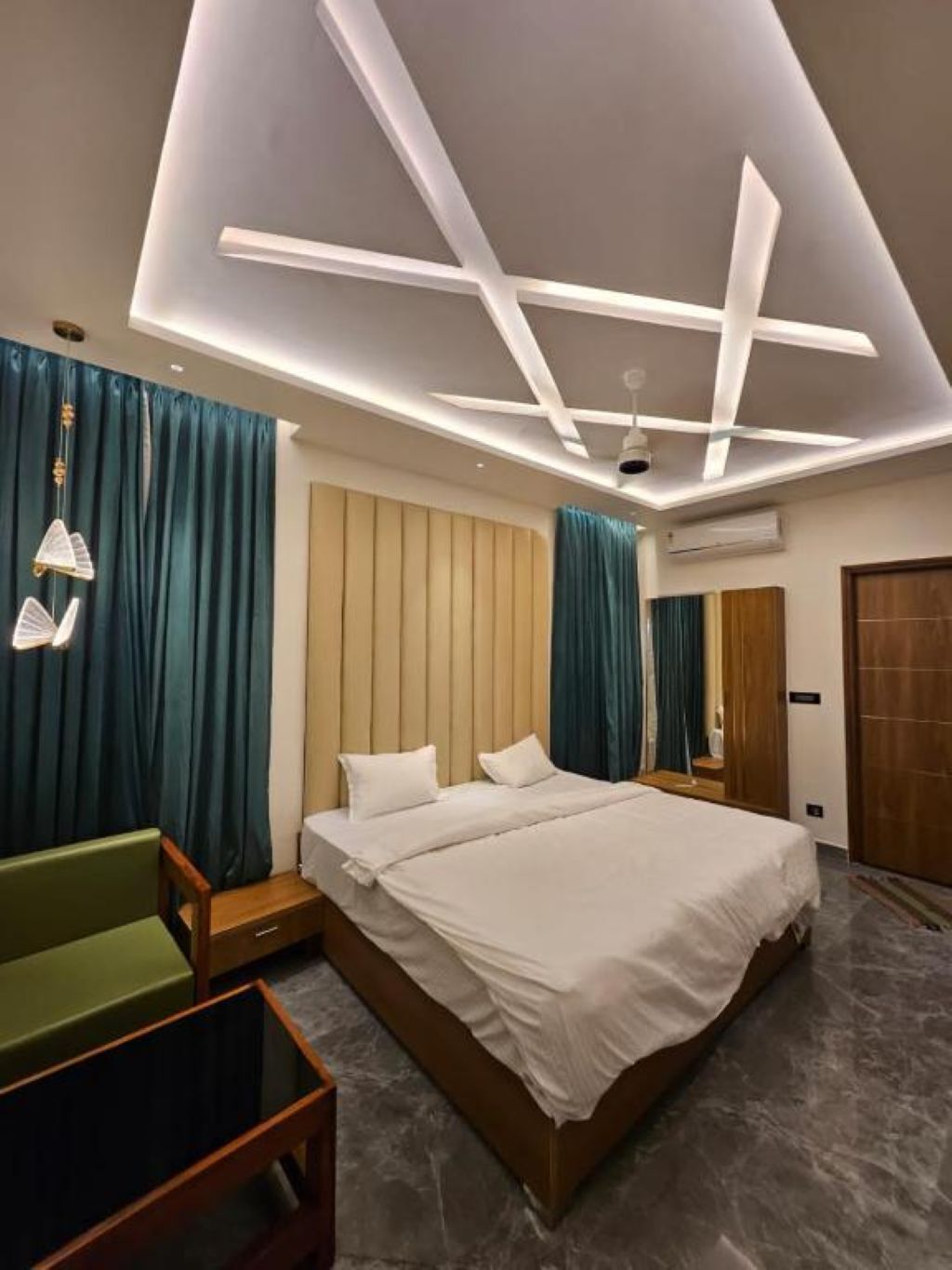 2 bedrooms, WiFi, bed sheets