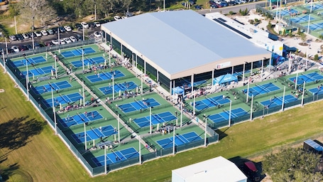 Sports court. 3 Doors Down! Near all Daytona has to offer