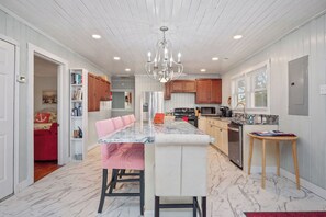 Fridge, microwave, oven, stovetop - Caretta Caretta: Second Row with Porch Perfect for Sunbathing (Oak Island)