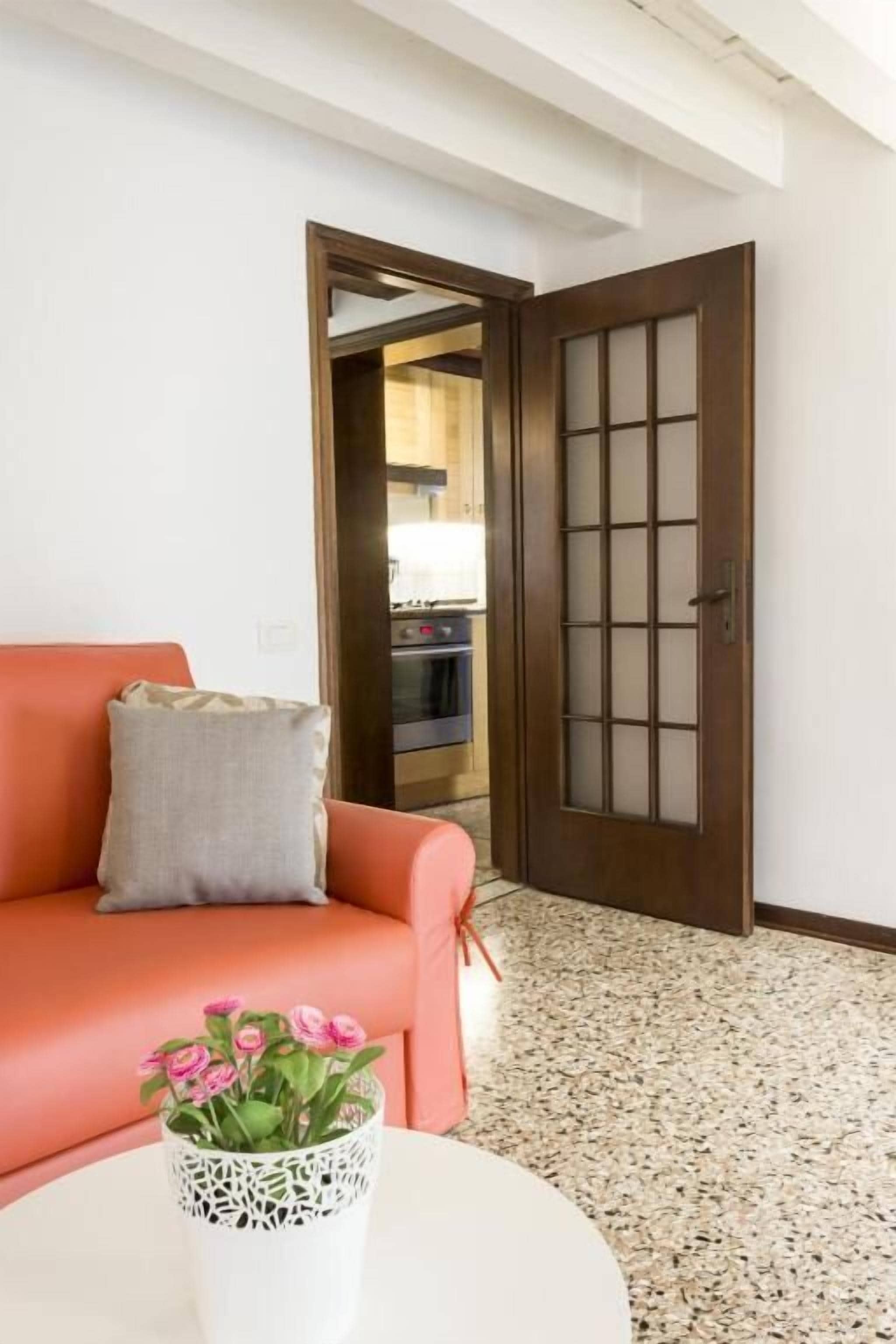 Superior Apartment, Canal View | Living area