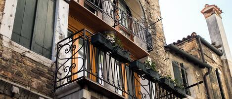 Superior Apartment, Canal View | Front of property