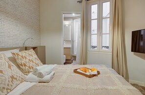 City Apartment, 3 Bedrooms, Non Smoking, Balcony - Prestige 3BR Champs-Élysées (Paris)