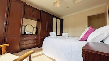 3 bedrooms, individually decorated, individually furnished, free WiFi