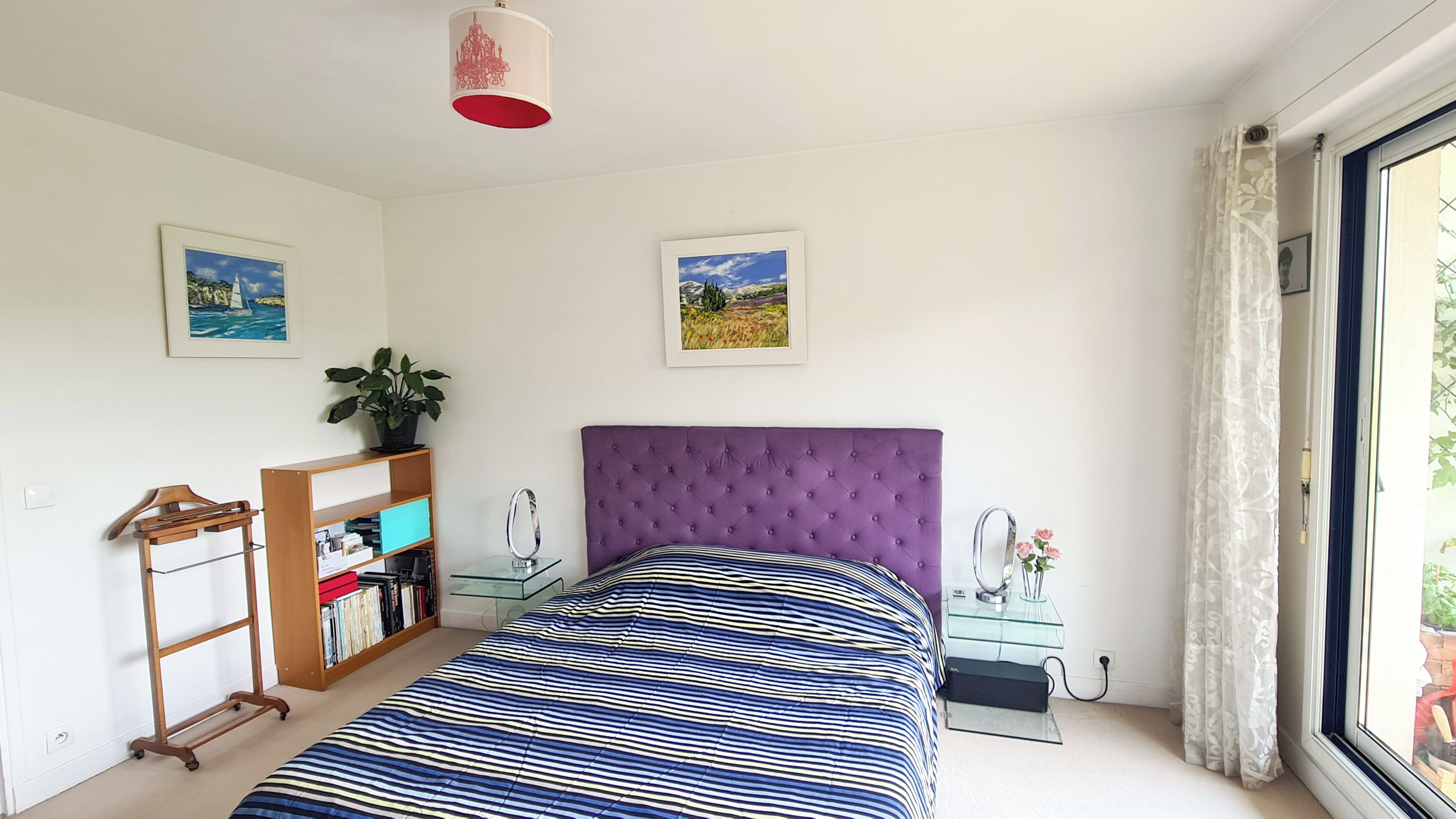 2 slaapkamers, een bureau, een strijkplank/strijkijzer, gratis wifi