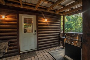 Terrace/patio - Rock n Reel in Hochatown (broken bow)