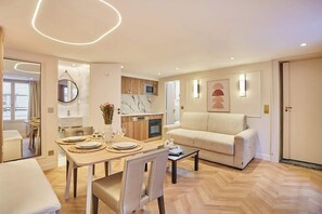Interior - New apartment in the heart of Paris 4 people (Paris)