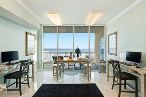 Condo, varias camas (San Carlos 805) | Interior