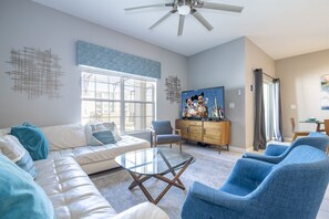 Smart TV - Storey Lake 4BR Townhome w/ Private Pool (Kissimmee)