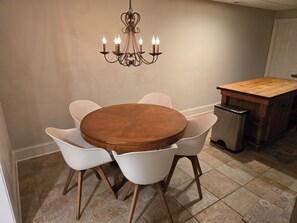 Dining - South Charlotte suite, workspace, parking, kitchen (Charlotte)