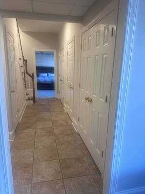 Interior - South Charlotte suite, workspace, parking, kitchen (Charlotte)