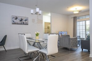Dining - Kissimmee 3BR Condo – Near Disney & Universal (kissimmee)