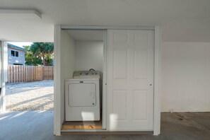 House, 1 Queen Bed with Sofa bed (Euca Beach Breeze A) | Property grounds - Euca Beach Breeze A (Fort Myers Beach)