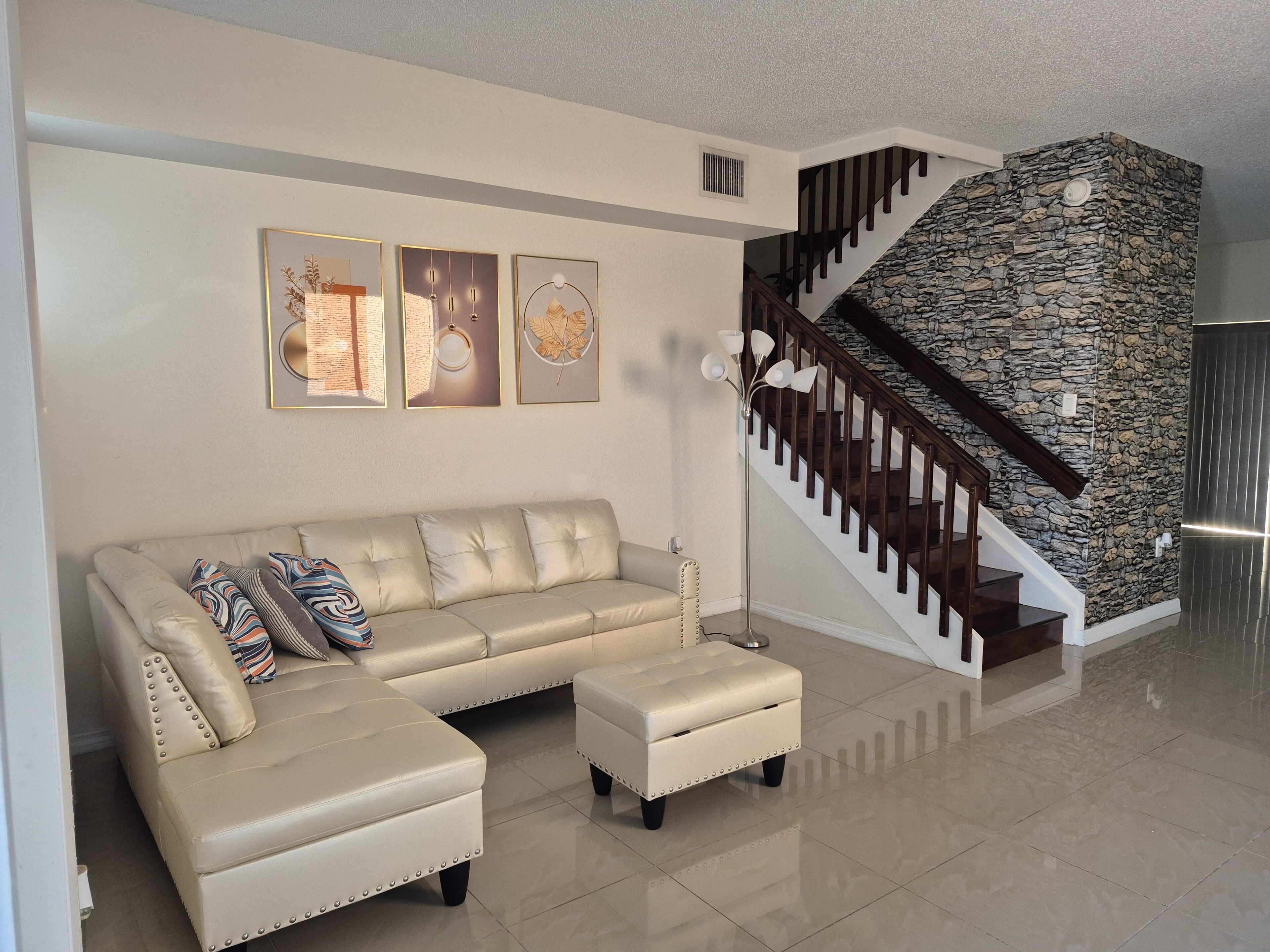 Smart TV. 3BR Home Near Florida Keys – Backyard BBQ & Full Amenities”