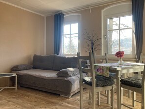 TV, DVD player - Holiday Apartment by the Zschopau River (Niederwiesa)