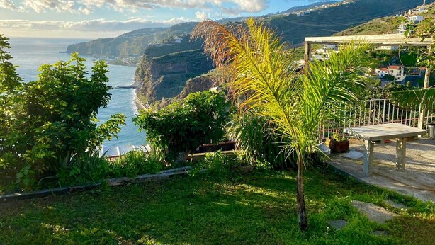 Terrace/patio - Holiday Home 'Sunset Cliffs By Slice Of Heaven' with Sea View, Private Terrace and Wi-Fi (Ribeira Brava)