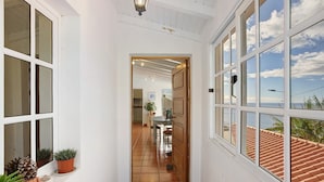 Interior - Holiday Home 'Sunset Cliffs By Slice Of Heaven' with Sea View, Private Terrace and Wi-Fi (Ribeira Brava)