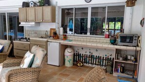 Unclassified image, 5 of 17, button - Tropical paradise getaway on the Treasure Coast -FL- (Jensen Beach)