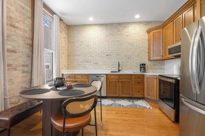 Fridge, microwave, oven, stovetop - Downtown View - River Street Lofts | Lake Michigan (Elk Rapids)