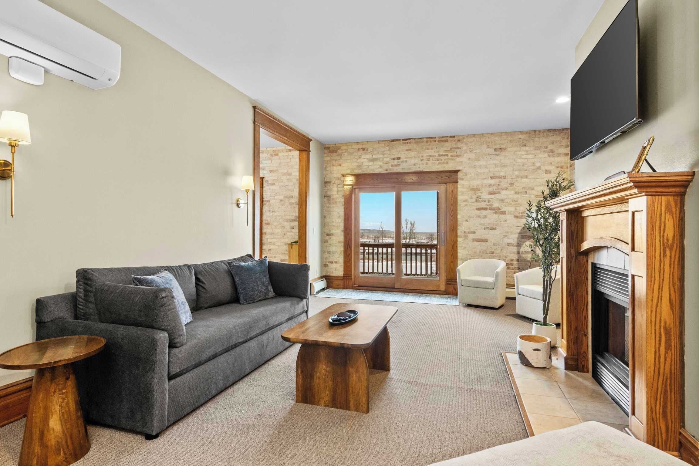 TV, fireplace, offices