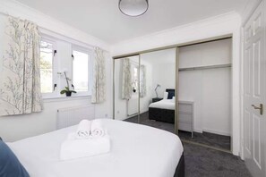 3 Schlafzimmer, Bügeleisen/Bügelbrett, WLAN, Bettwäsche