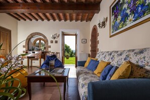 TV, tavolo da ping pong