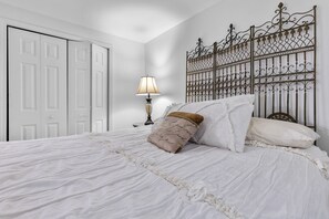 3 quartos, ferros/tábuas de passar roupa, Wi-Fi, roupa de cama