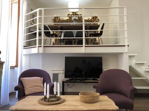 Interior - Charming 2 bedroom flat in the Heart of pedestrianized Old Nice. (Nice)