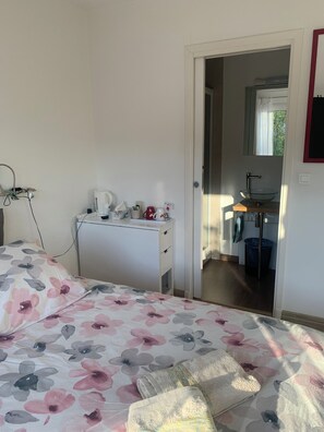 Chambre Double Classique, vue jardin | Rideaux occultants, Wi-Fi gratuit