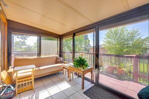 TV - 3 mi from Garden of the Gods | Hot Tub & Sauna (Colorado Springs)