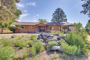 Exterior - 3 mi from Garden of the Gods | Hot Tub & Sauna (Colorado Springs)