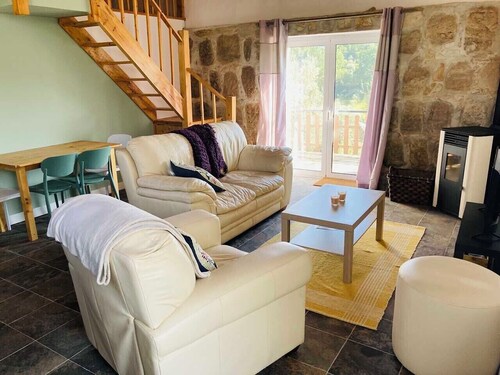 Welcoming 2-bedroom cottage in charming Lamas for a relaxing stay