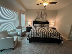 3 bedrooms, iron/ironing board, Internet, bed sheets - Cozy 3-bedroom house in perfect Sun City Festival (Buckeye)