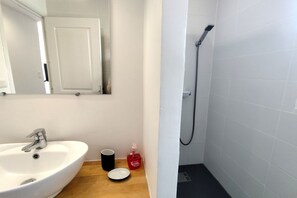 Shower, towels - La parenthèse idéale, apartment just a few metres from the beach (Berck-sur-Mer)