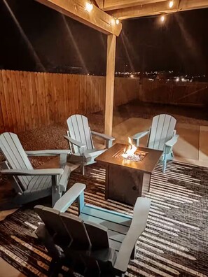 Terrace/patio - The Scarlett Rose (Colorado Springs)