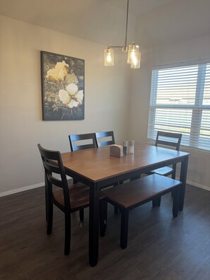 Dining - Cozy Home to stay in Tulsa /Broken Arrow (Tulsa)