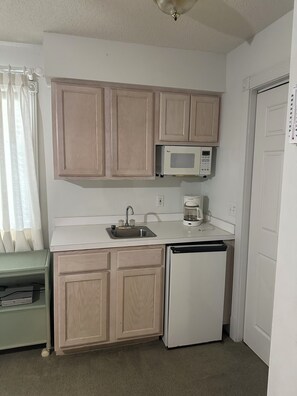 Microwave - Common 1 Brunswick Plantation (Calabash)