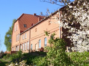 Exterior - Holiday Home 'Gästehof Apolony' with Private Terrace, Garden & Wi-Fi (Utecht)