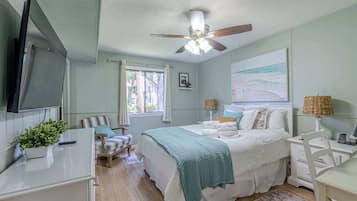 2 bedrooms, desk, WiFi, bed sheets