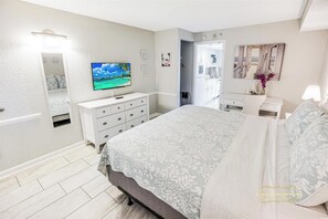 1 bedroom, iron/ironing board, WiFi, bed sheets - MYRTLE BEACH - DIRECT  OCEAN FRONT  - Lazy River/Pools - Monthly Snowbirds Welcome (Myrtle Beach)