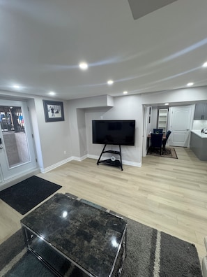 Interior - Furnished 2-BR Suite | Private Entrance | Parking |Pond View (Milton)