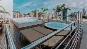 2 piscinas al aire libre, sillones reclinables de piscina