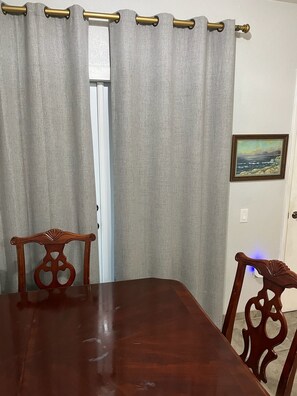 Dining - beautiful 2-bedroom house  in beautiful Green Valley. (Green Valley)