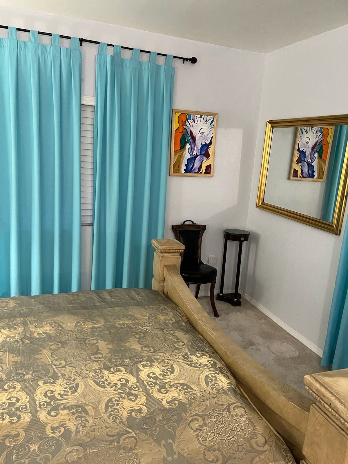 Iron/ironing board, bed sheets