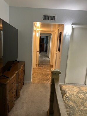 Iron/ironing board, bed sheets - beautiful 2-bedroom house  in beautiful Green Valley. (Green Valley)