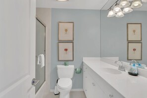 Villa, Multiple Beds, Patio, Golf View (184 Twin Oaks) | Bathroom - 184 Twin Oaks at The Sea Pines Resort (Hilton Head Island)