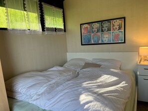 2 makuuhuonetta, ilmainen Wi-Fi, vuodevaatteet